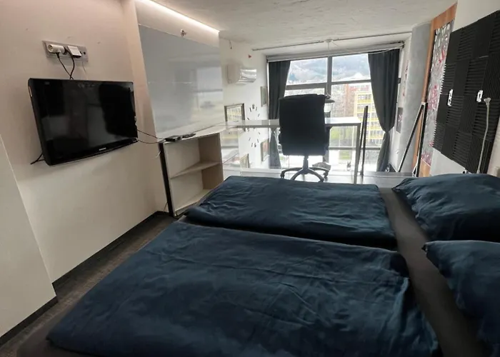 1 Bedroom Loft アパート
